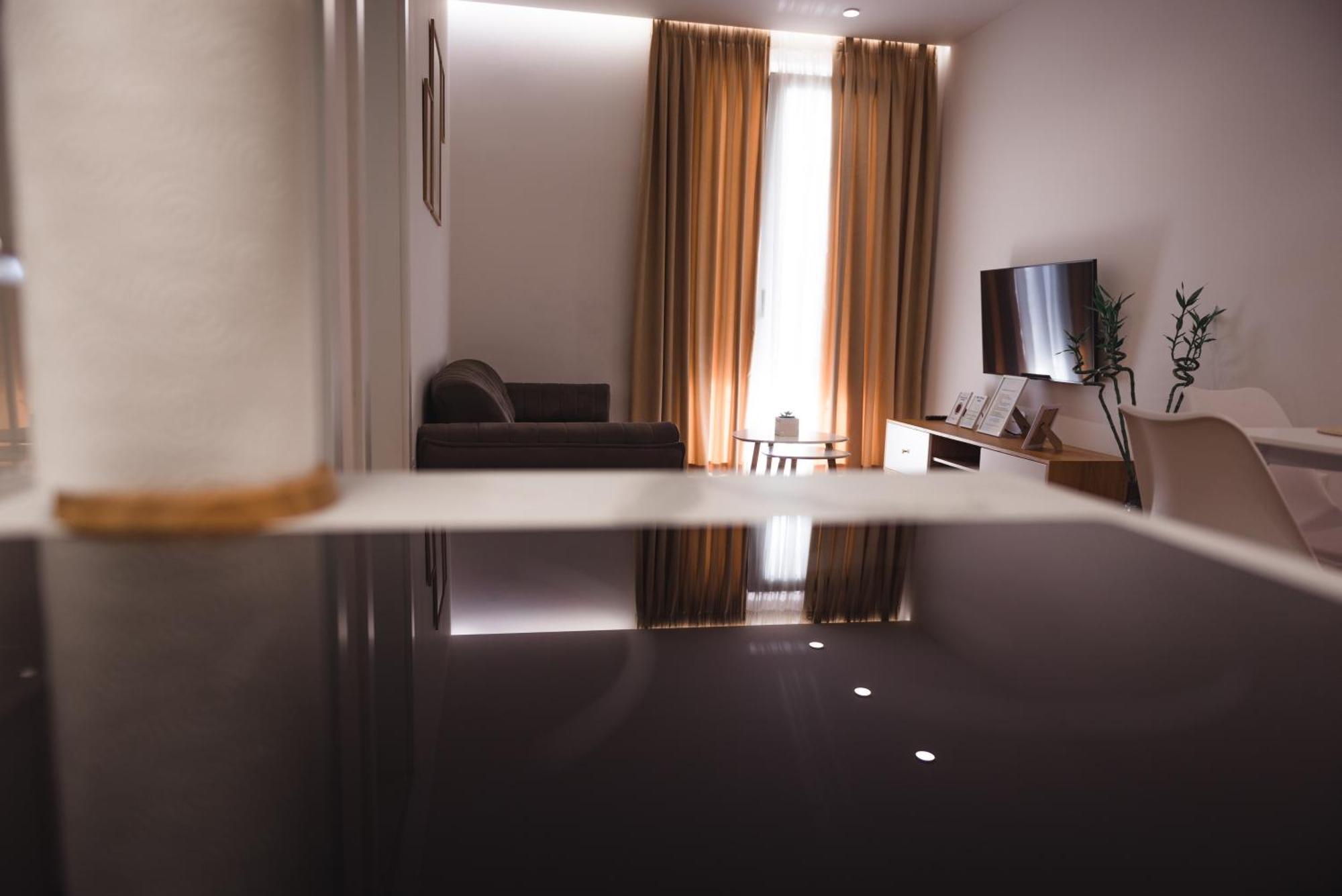 Tam Skanderbeg Square Serviced City Center Apartment No1 Tirana Buitenkant foto