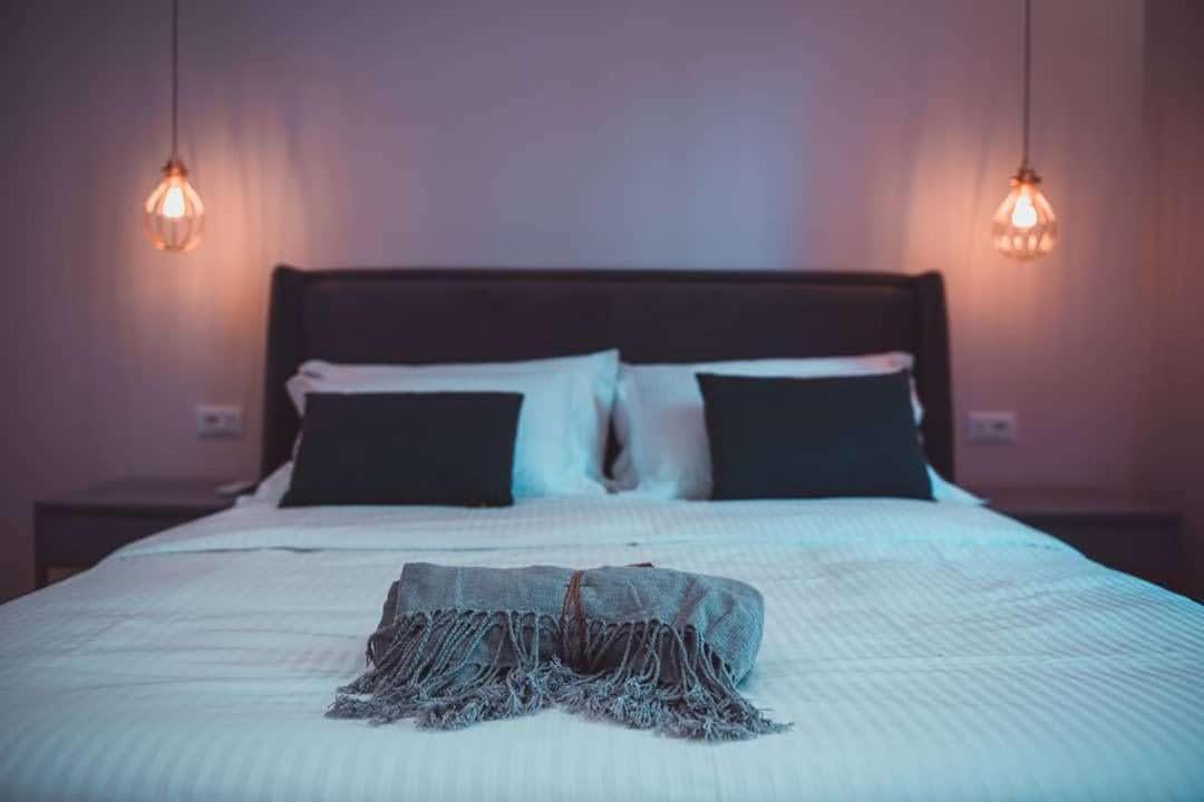 Tam Skanderbeg Square Serviced City Center Apartment No1 Tirana Buitenkant foto